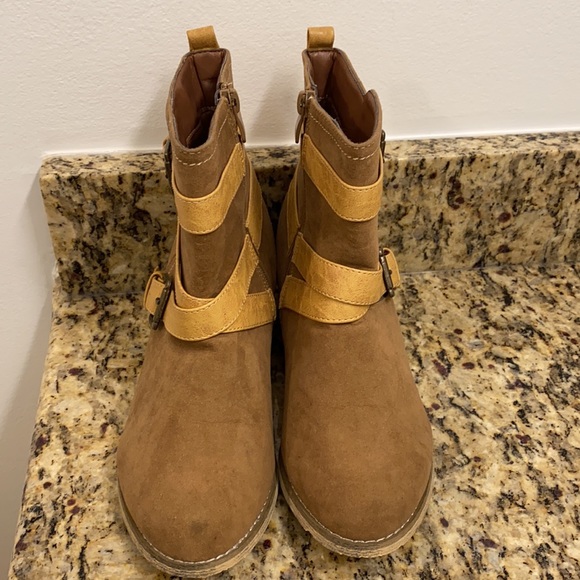 Just Fab ankle booties size 7 - Picture 4 of 8